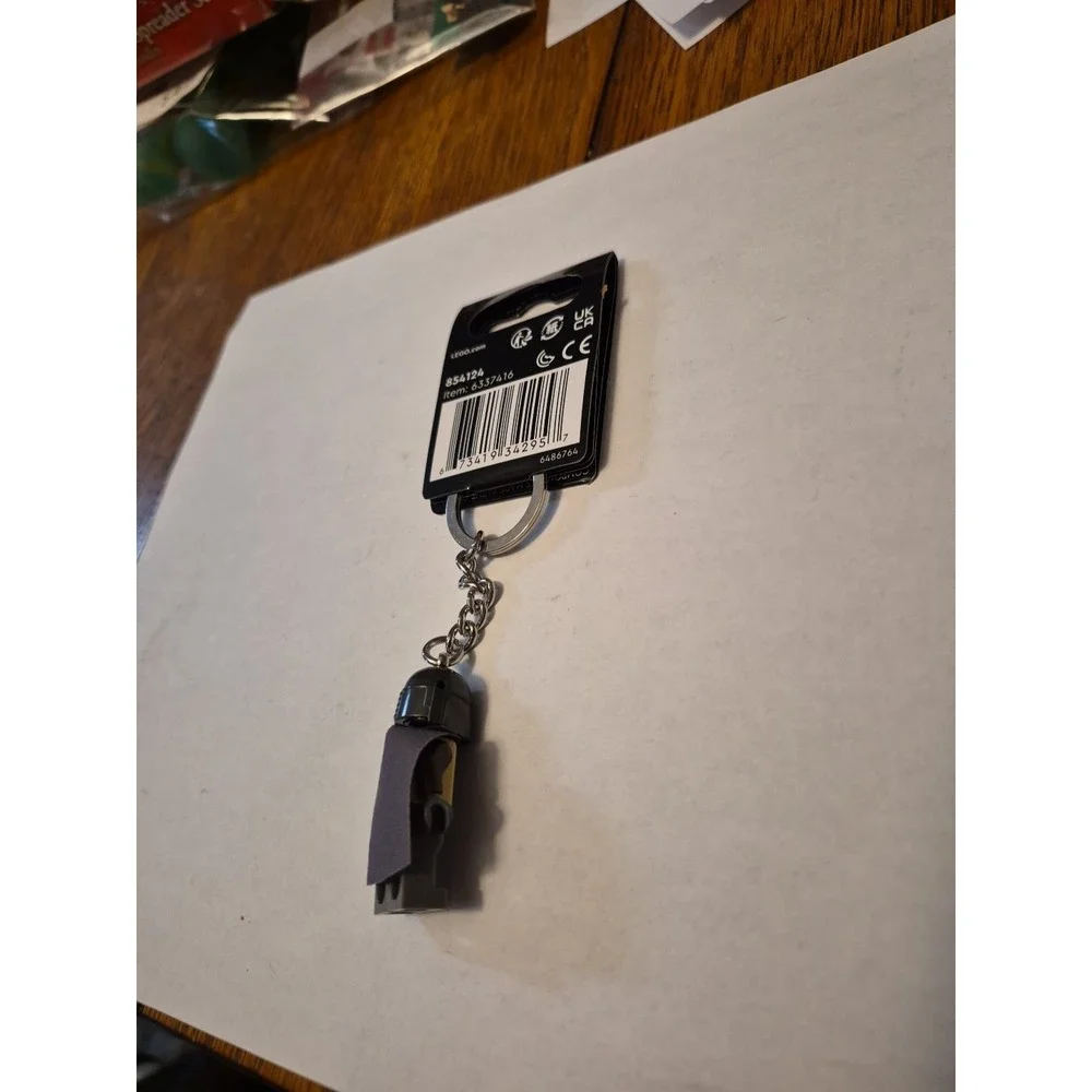 The Mandolorian LEGO Keychain Disney Star Wars - Picture 5 of 6
